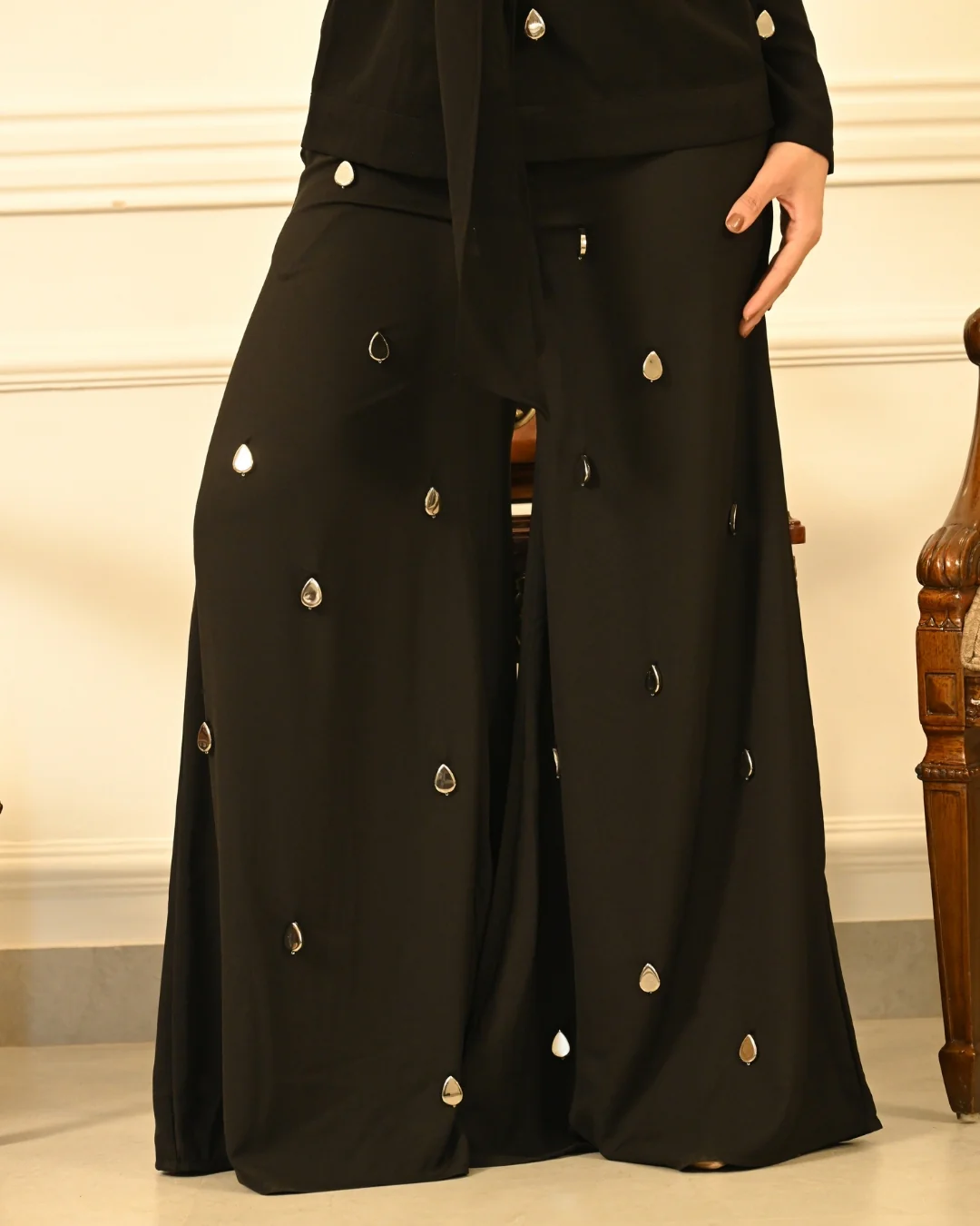 Black beaded blazer set - Image 4