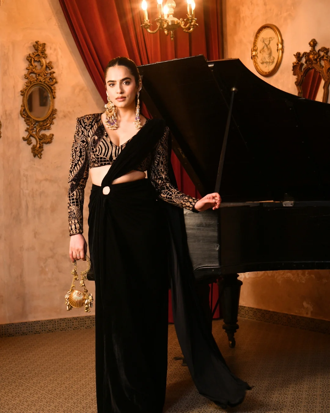 Black Velvet Saree - Image 7