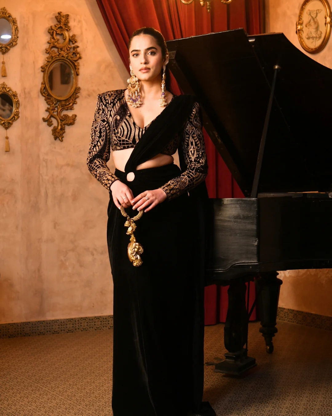 Black Velvet Saree - Image 8