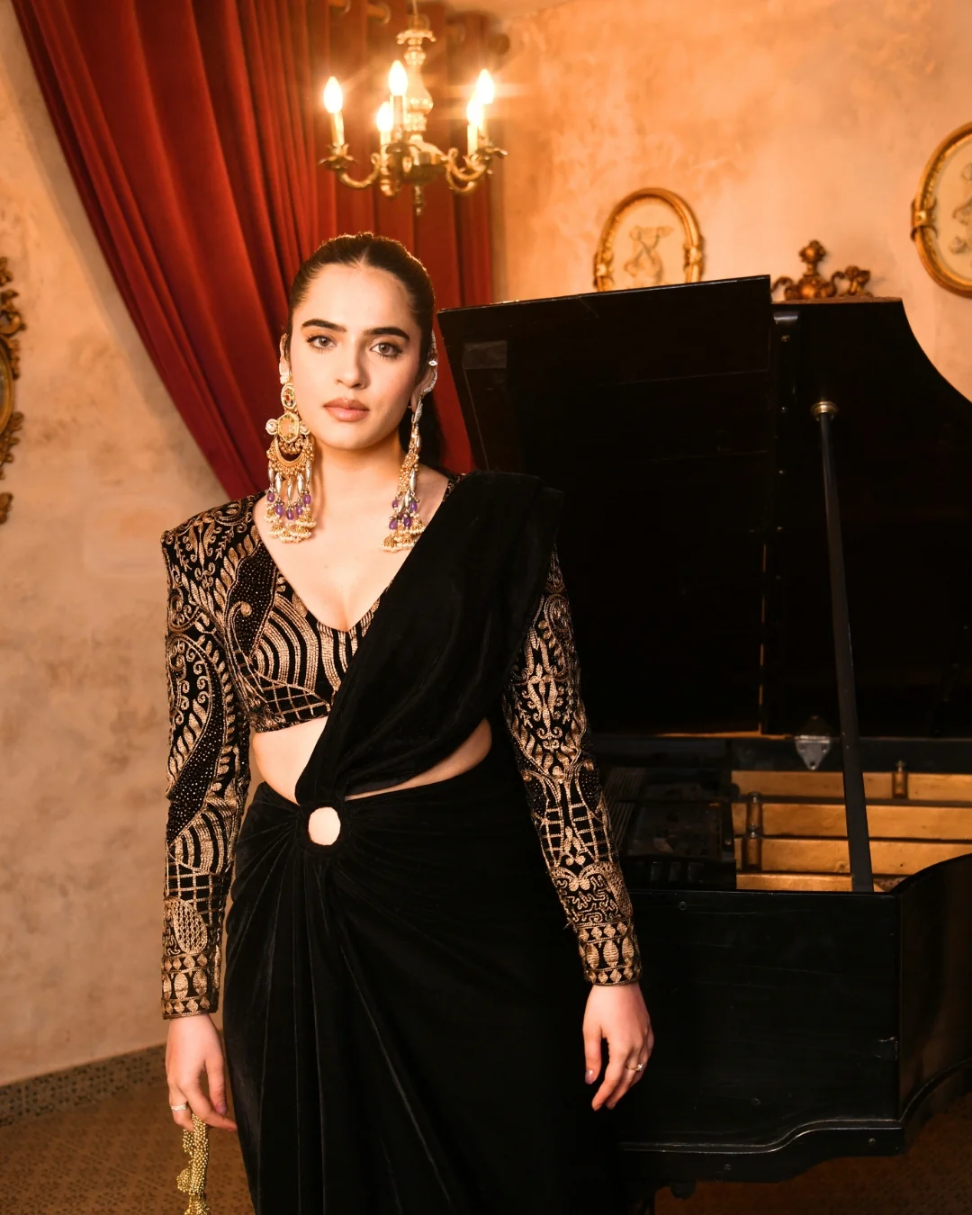 Black Velvet Saree - Image 9