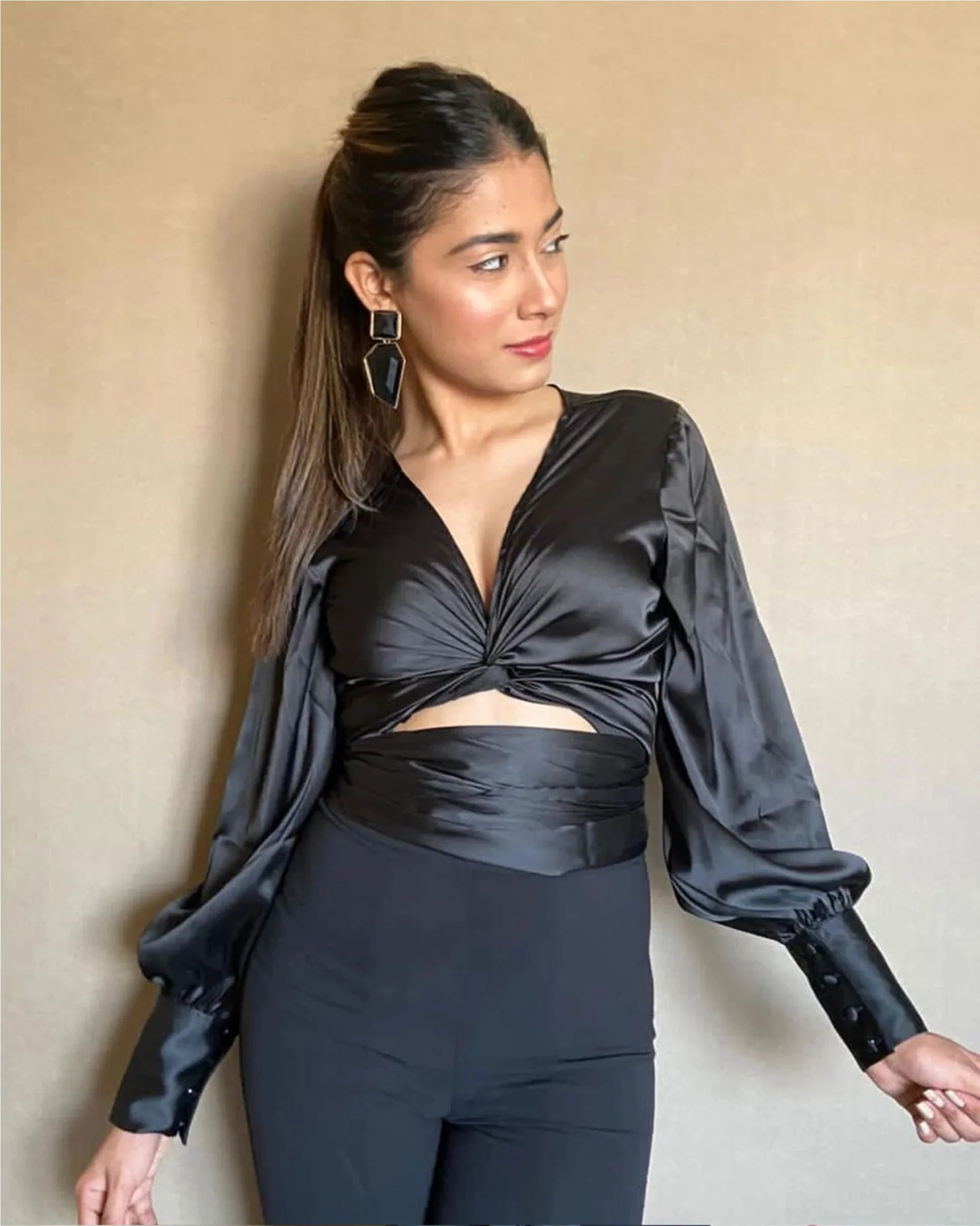 BLACK GRACIA WRAP TOP (MULTIWAY)