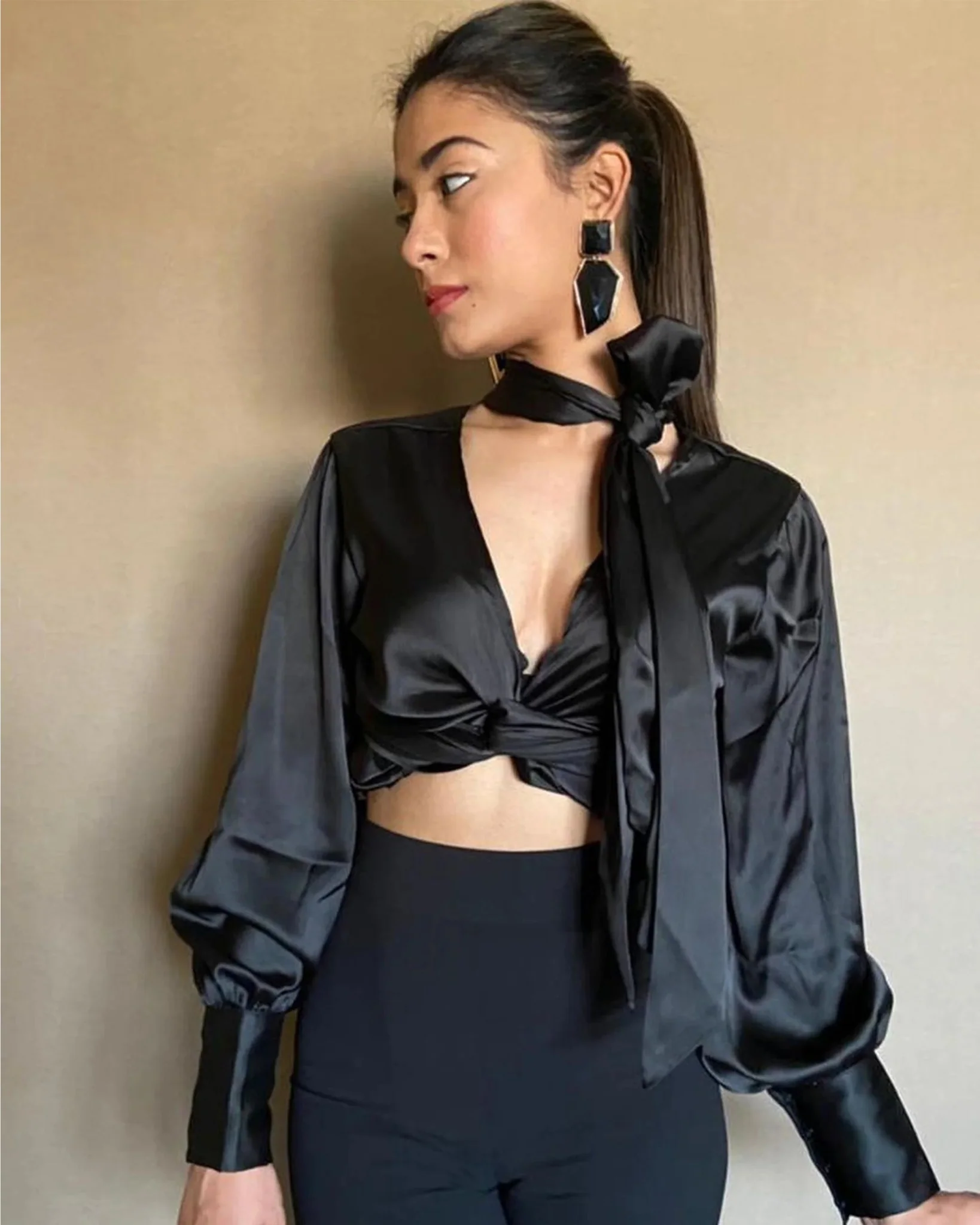 BLACK GRACIA WRAP TOP (MULTIWAY) - Image 3