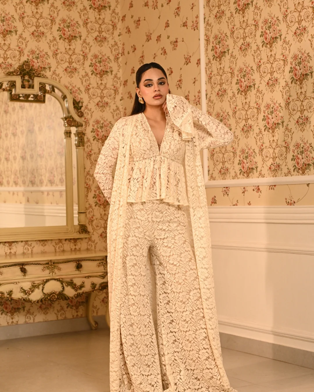 Ivory 3 piece set - Image 4
