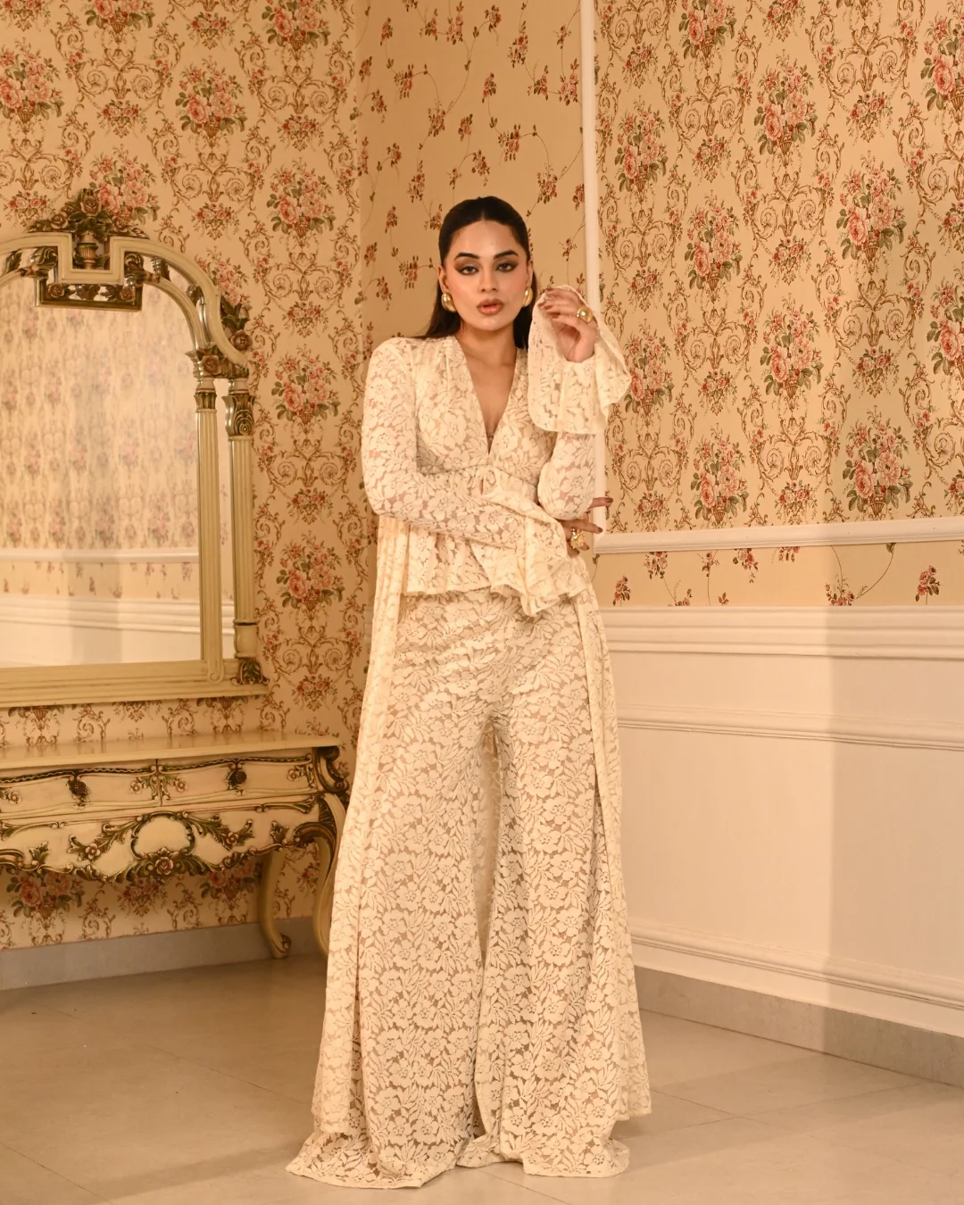 Ivory 3 piece set - Image 6