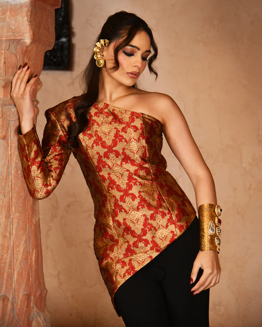 Red brocade asymmetrical set - Image 11