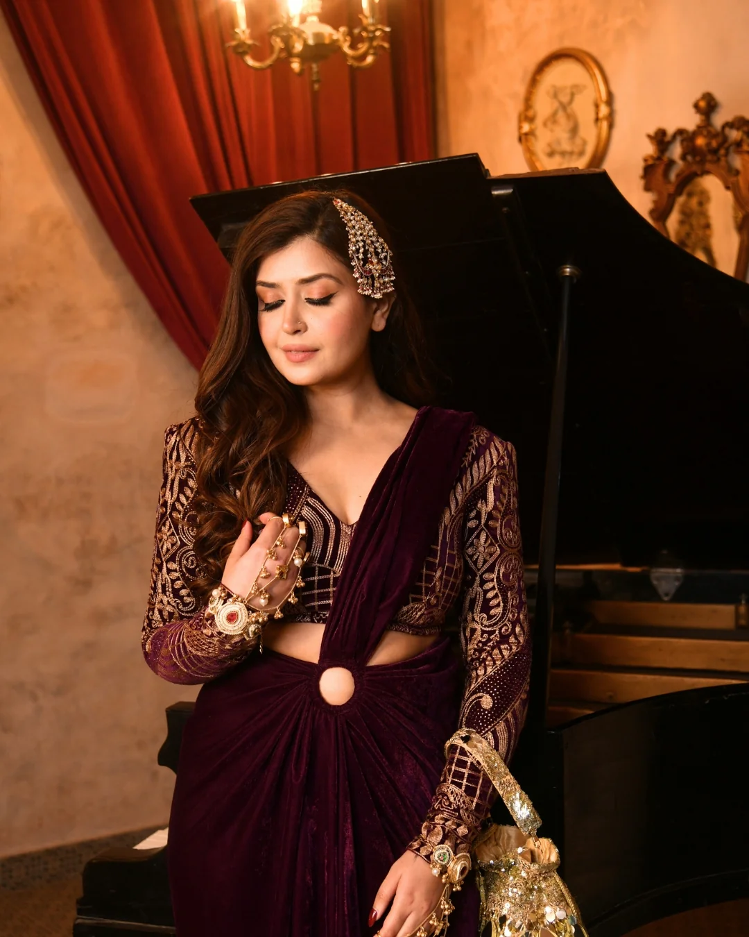 Violet Velvet Saree - Image 4